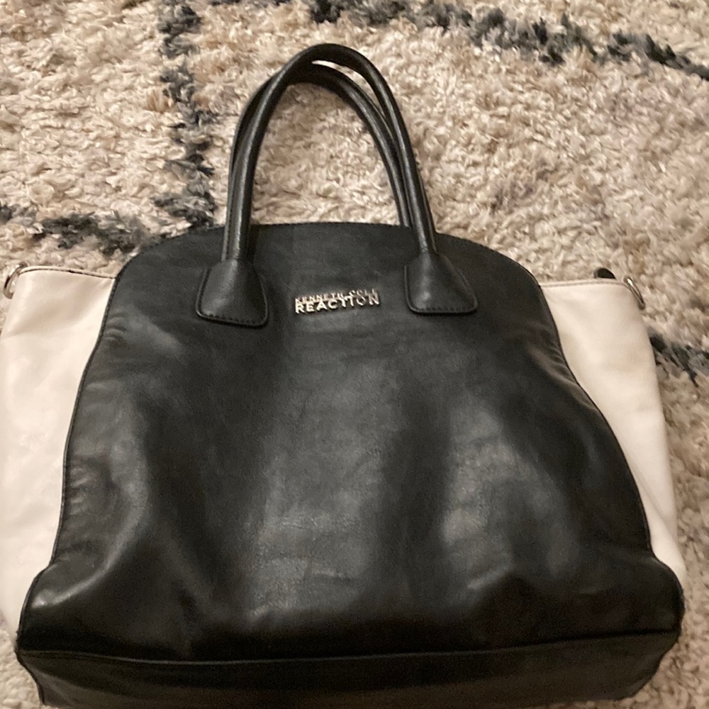 Kenneth Cole reaction bag, black and white, with zipper